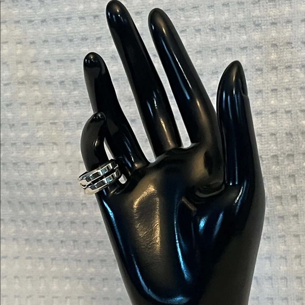 Gucci Infinity Knot Ring Size 6US
